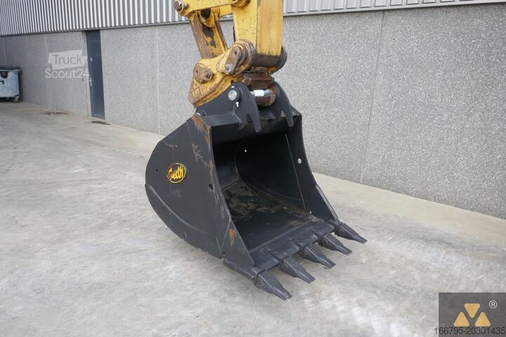 Lánctalpas kotrógép Caterpillar 320EL