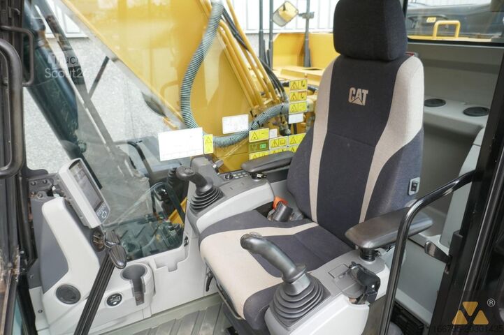 Lánctalpas kotrógép Caterpillar 320EL