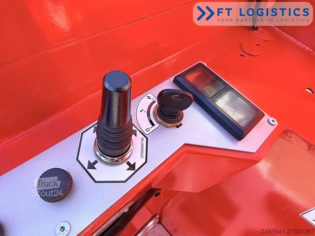 4-way forklift Combilift C3000GST GAS TRIPLEX 8300 FREE LIFT TOP1