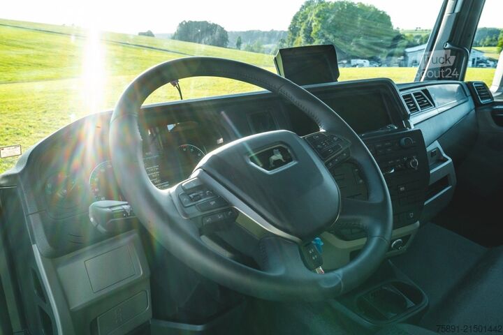 Veewagen MAN Pferdetransporter TGM 15.250 Automatik 4-5 Pferde