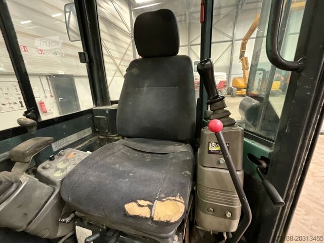 Minikoparka Yanmar Vio 20-4