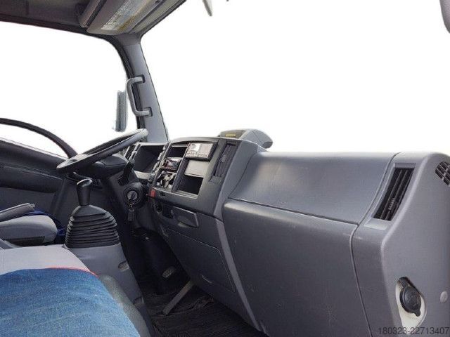 Samochód do zadań specjalnych Isuzu P75