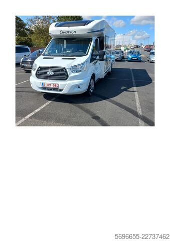 Polointegrovaný obytný vůz chausson 640 TITANIUM