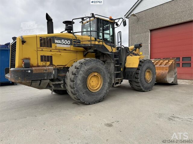 Krautuvas Komatsu WA500-7 wheel loader with a bucket