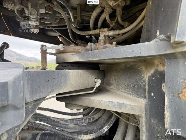 Radlader Komatsu WA500-7 wheel loader with a bucket