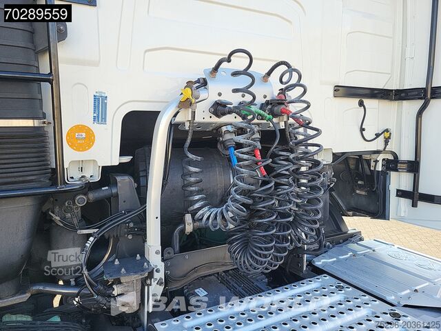 Standaard trekker Volvo FH 500 4X2 2x Tanks I-Park Cool ACC Navi Euro 6