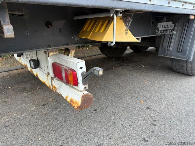 Koffer Krone Koffer /  2 x Achsen PBW