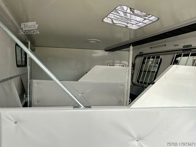 Rimorchio per bestiame Steinsberger 3-Pferdeanhänger XXL Pferdeabteil