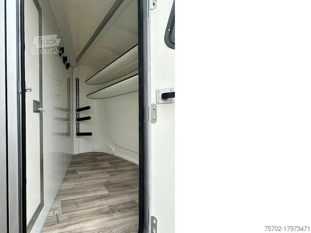 Rimorchio per bestiame Steinsberger 3-Pferdeanhänger XXL Pferdeabteil