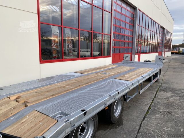 Lavtloader trailer Möslein T 3-8,20 P VB H1 Blatt  3 Achs Tieflader mit gerader Ladefläche 8,10 m, Neufahrzeug