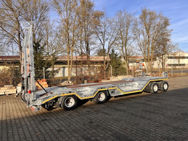 Reboque com plataforma rebaixada Möslein T 4 VB H1 R  neuer 4 Achs Tieflader + Radmulden
