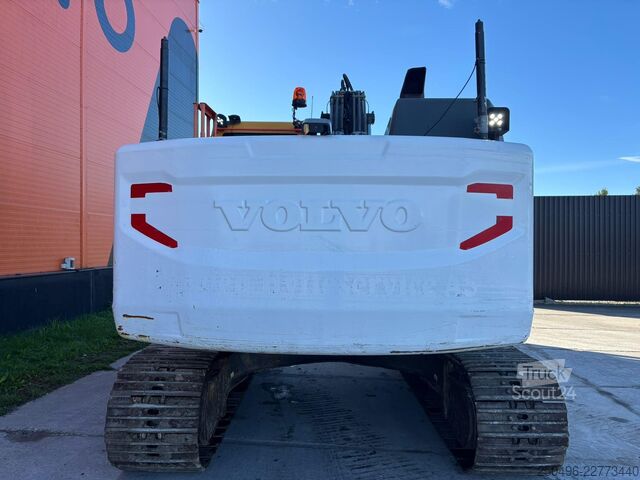 Gravemaskine på larvefødder Volvo EC 220 EL TILTROTATOR / CENTRAL LUBRICATION / AC