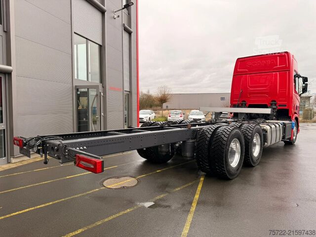 Telaio con cabina Scania R590 6x4 Kurzholz Kran und Schemel nach Wahl