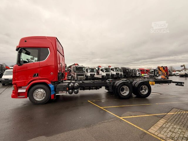 Telaio con cabina Scania R590 6x4 Kurzholz Kran und Schemel nach Wahl