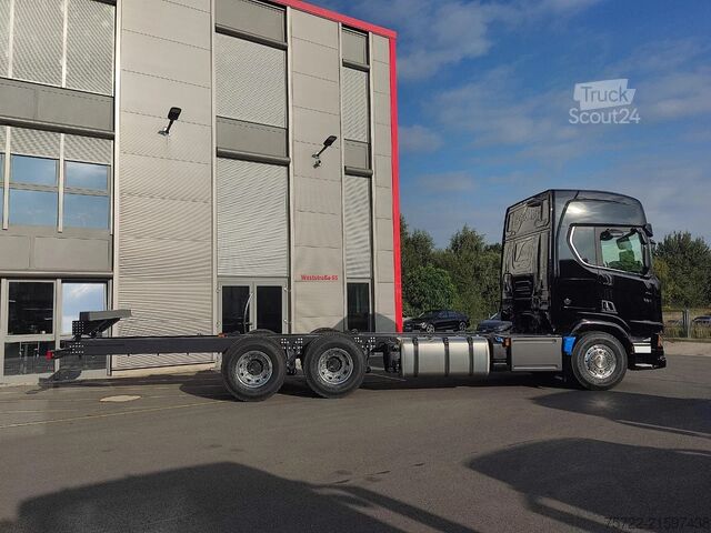 Telaio con cabina Scania R590 6x4 Kurzholz Kran und Schemel nach Wahl