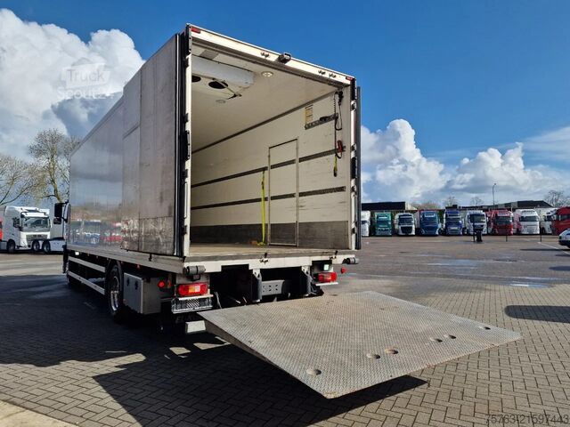 Refrigerated/frozen transport Volvo FM 330 4x2 - Carrier Supra 1250 MT - Loadlift -...