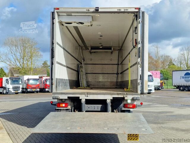 Refrigerated/frozen transport Volvo FM 330 4x2 - Carrier Supra 1250 MT - Loadlift -...
