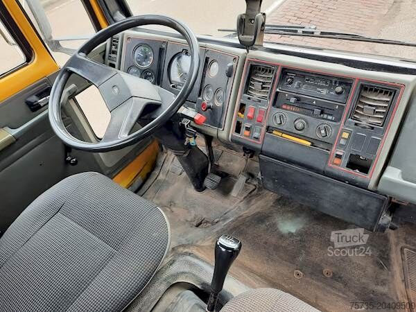 Benne FORD CARGO 1213