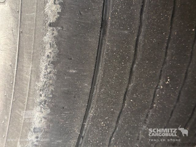 Відкритий напівпричіп з тентом Schmitz Cargobull Curtainsider Mega Getränke