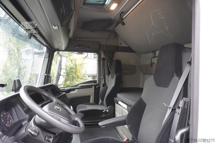 Бортовий із краном MAN TGX 26.470 6x2-4 / 30 tho. km!!! / Atlas