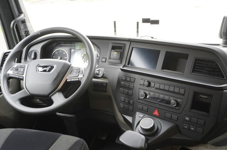 Бортовий із краном MAN TGX 26.470 6x2-4 / 30 tho. km!!! / Atlas