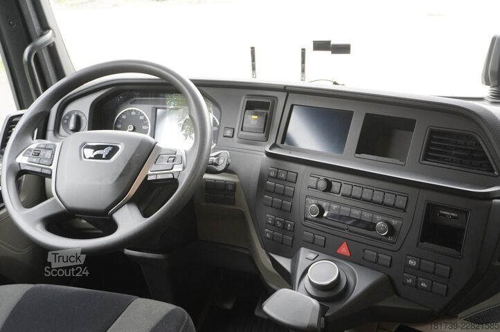 Бортовий із краном MAN TGX 26.470 6x2-4 / 30 tho. km!!! / Atlas