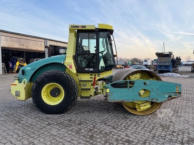 Одно-барабанний каток AMMANN ASC 110 D, Walzenzug, Cummins, guter Zustand