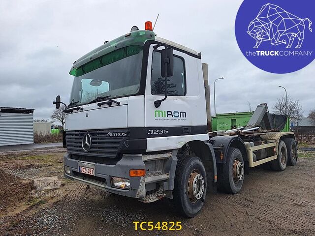 Container transportation Mercedes-Benz Actros 3235