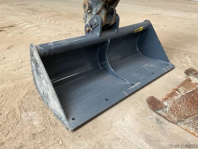 Mini bager JCB 16 C-1 T3