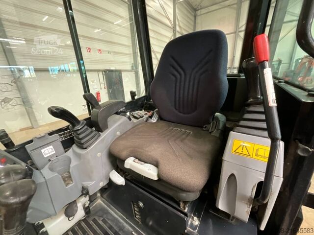 Mini bager Kubota U 27-4