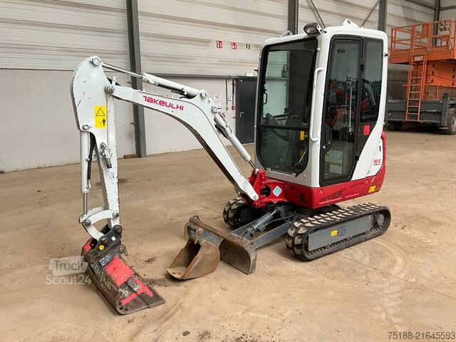 Mini bager Takeuchi TB 216