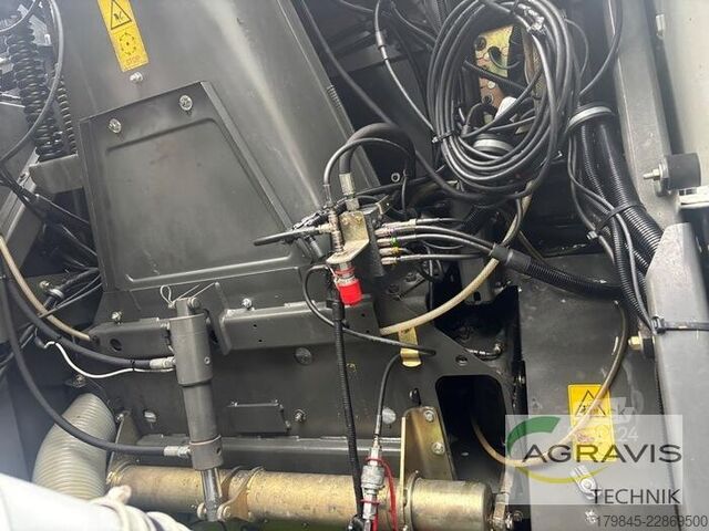 Skābbarības smalcinātājs Claas JAGUAR 950 + Orbis 750 + PU 300