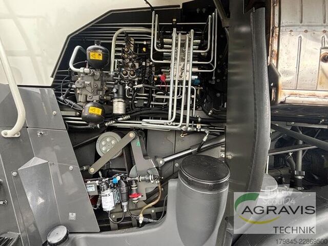 Skābbarības smalcinātājs Claas JAGUAR 950 + Orbis 750 + PU 300
