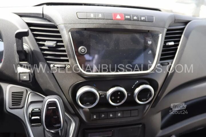 Minibús Iveco Daily Line /Airco / USB