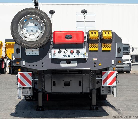 Nízkopodlažný náves na prepravu stavebných strojov Nükte Trailer 3 Achs Lowbed