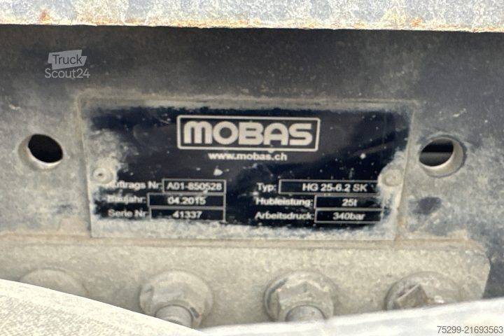 Tovornjak s kavljem za kontejnerje Mercedes-Benz Arocs 3251 8x4 Mobas / Swiss-Vehicle