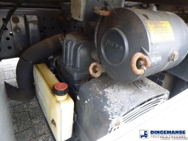 Veículo de aspiração Mercedes-Benz Econic 1830 4x2 Euro 6 RHD Fuller vacuum tank 8...