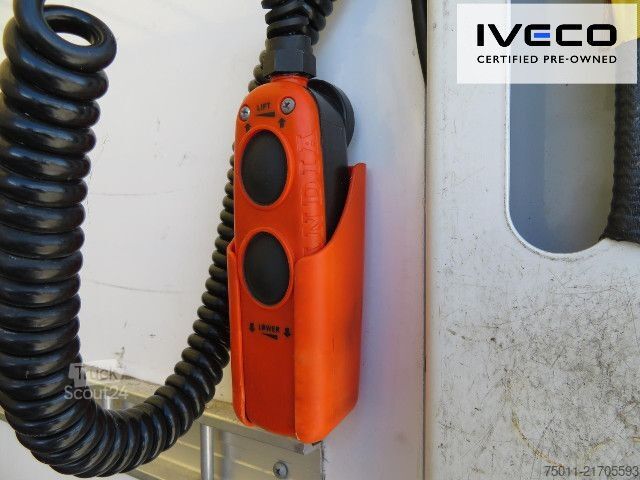 Transporter mit Koffer IVECO Daily 70C18HA8/P Koffer/LBW Klima, NL 3183kg