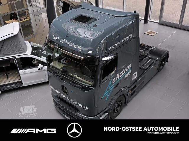 Cap tractor standard Mercedes-Benz eActros 600 4xSHZ ACC AHK AUT Alcant. z