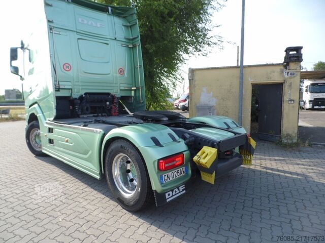 Tracteur routier standard DAF XG 530