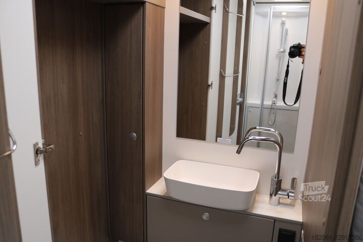 Autocaravana semi-integrada Carado T 447 AT8G+TV+Thule+DoppelRFK+Hubbett