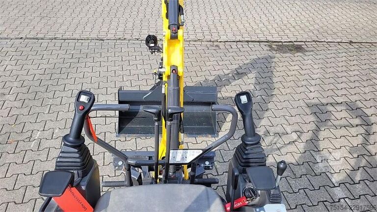  New Holland E12D