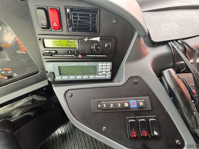 Междугородний автобус Mercedes-Benz Integro M 4x2 49 SEATS / AC / WC / WHEELCHAIR LIFT