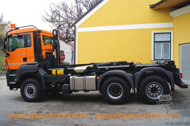Tovornjak s samooskrbnim vozilom MAN TGS 28.400 BL 6x4-4 /TÜV/PALIFT/Winterdienst/Streuer/Pflüge