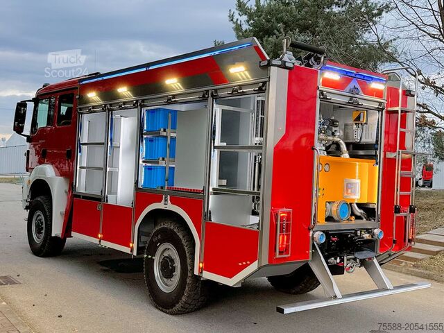 Gasilci - cisternsko vozilo z 5000 l vode MAN TGS 18.510 TLF 4000 Allrad 4x4 Feuerwehr