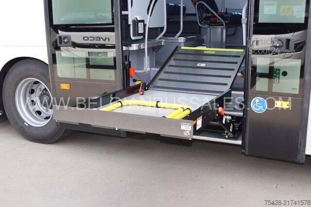 Intercitybus Iveco Crossway 13m Pop / Double middle door / Lift / ...