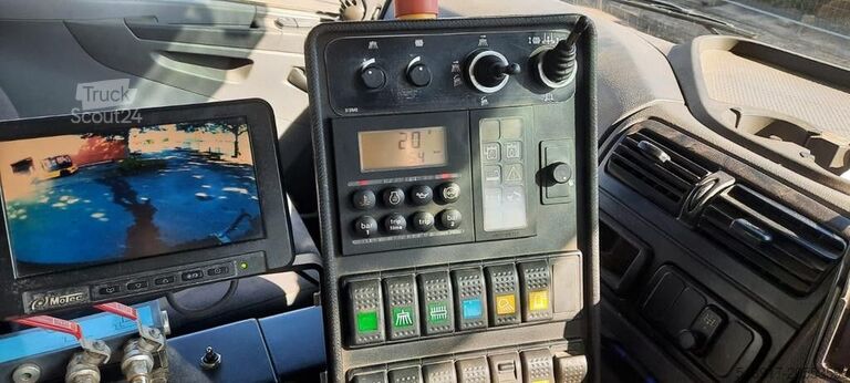 Kehrmaschine Mercedes-Benz 1824 Axor 1-Hand