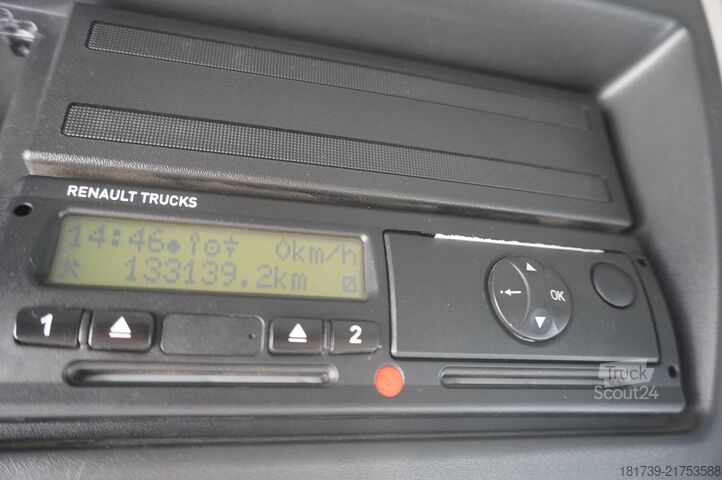 Chladírenský vůz Renault D12 / Lamberet refrigerated truck / lift