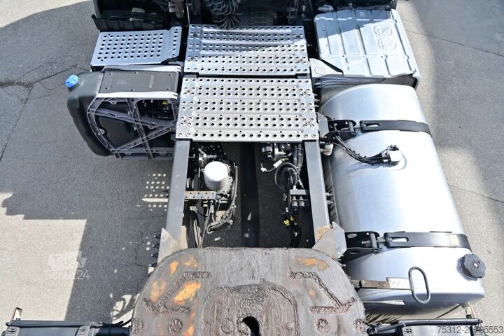Стандартен влекач Volvo FM370 E6 VEB Blatt Luft Scheckheft Bett