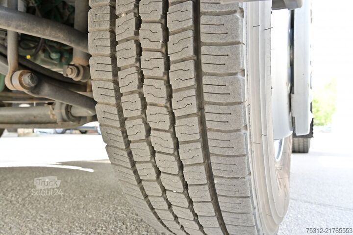 Стандартен влекач Volvo FM370 E6 VEB Blatt Luft Scheckheft Bett
